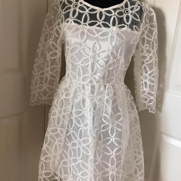 Dress - Picture 5 of 10